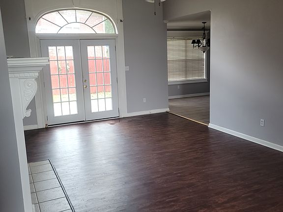 4th image of 101 Summit Valley Cir