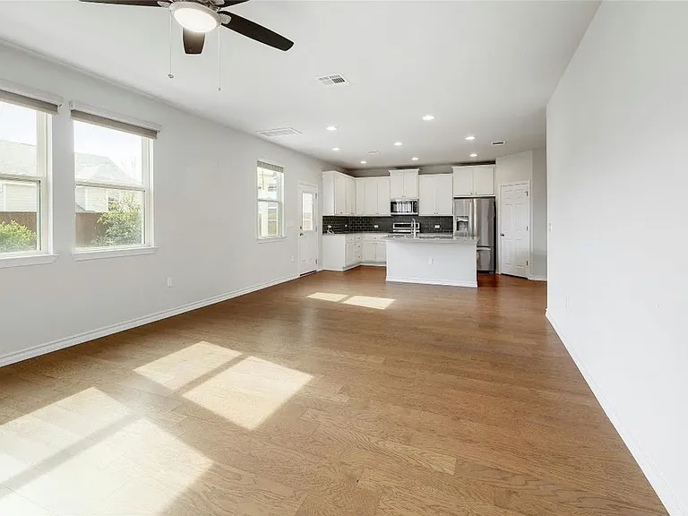 15801 Crissom Ln #17 — Photo 11