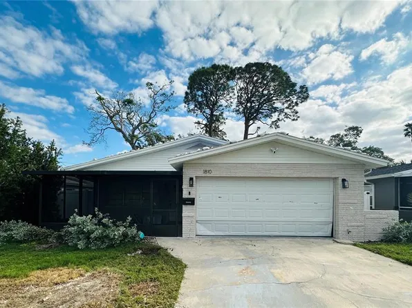 1810 Shore Acres Blvd NE, Saint Petersburg, FL 33703