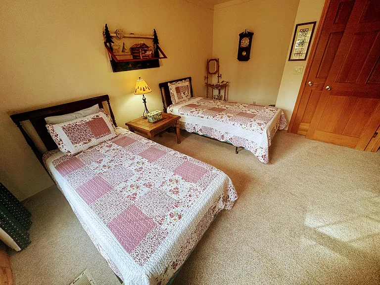 13272 Roundhill Dr — Photo 12