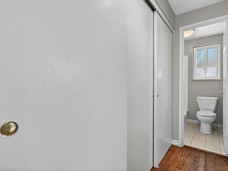 985 N Corona St #202 — Photo 23