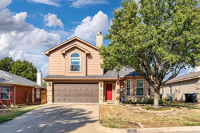 3 bed, 2400 sqft, $2,695 — Photo 1