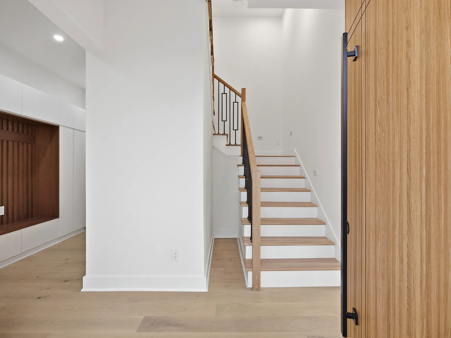 3 bed, 3.5 bath, 3170 sqft, $6,750 — Photo 4