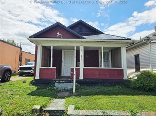 211 Division St, Huntington, WV 25702