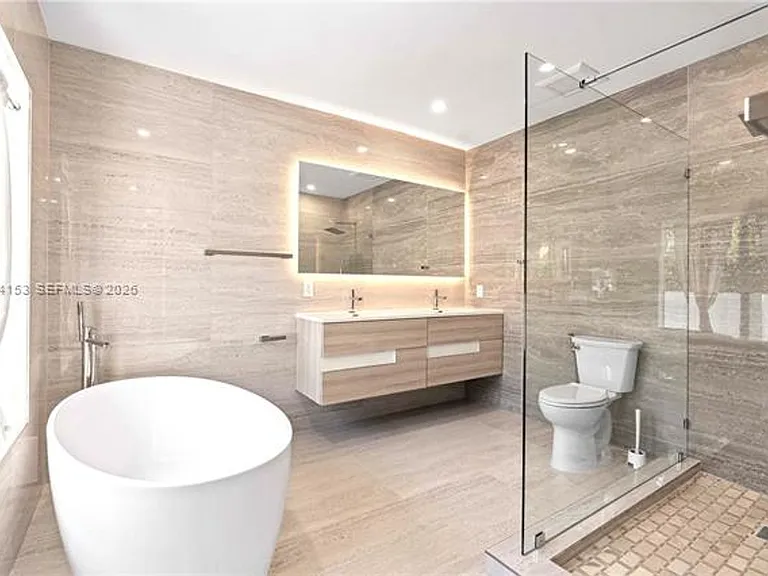 1345 SW 14th Ave #0 — Photo 24