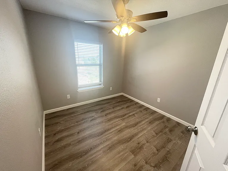 120 Ridgmar Dr #110 — Photo 14