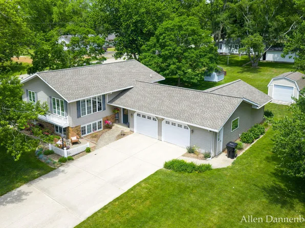 10497 Beechnut Ln, Zeeland, MI 49464