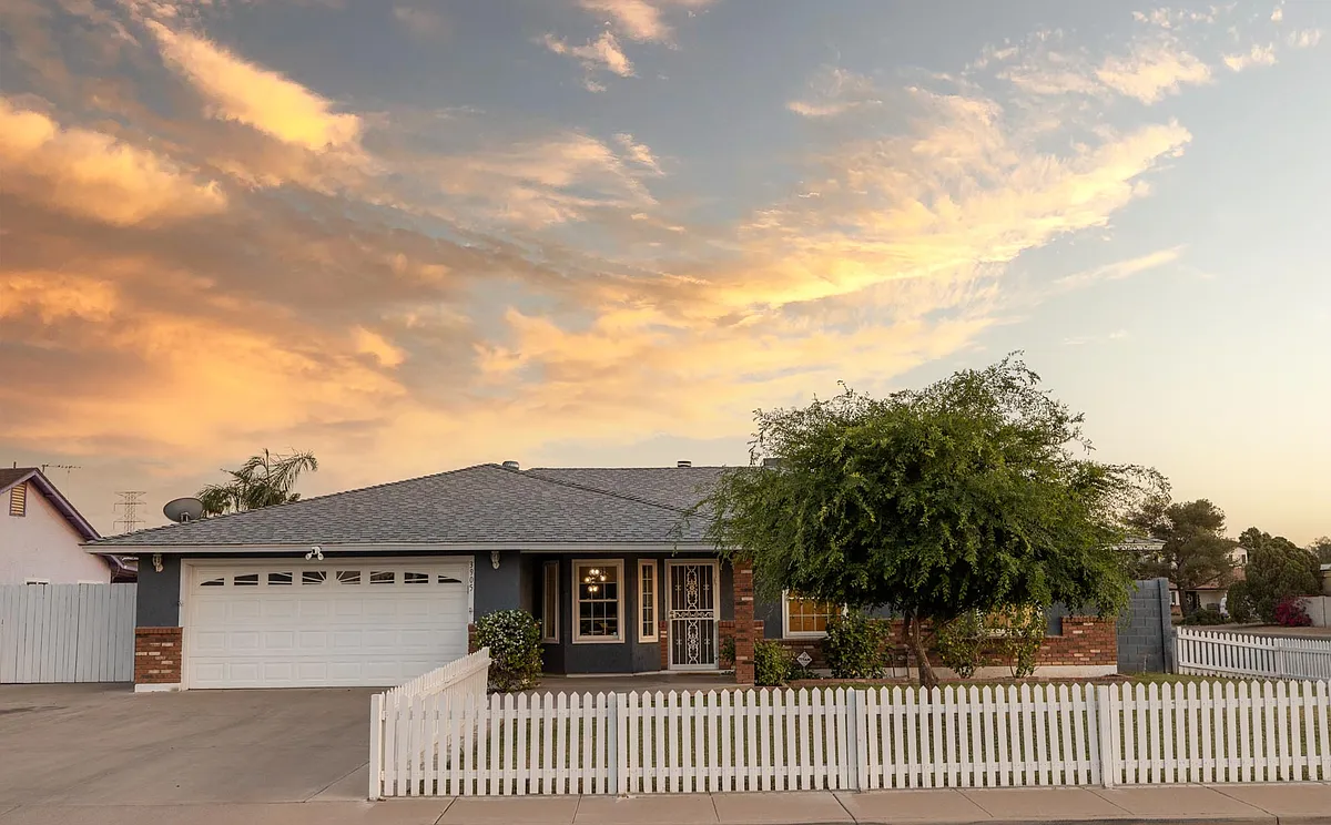 Building Photo - 3905 E Garnet Cir