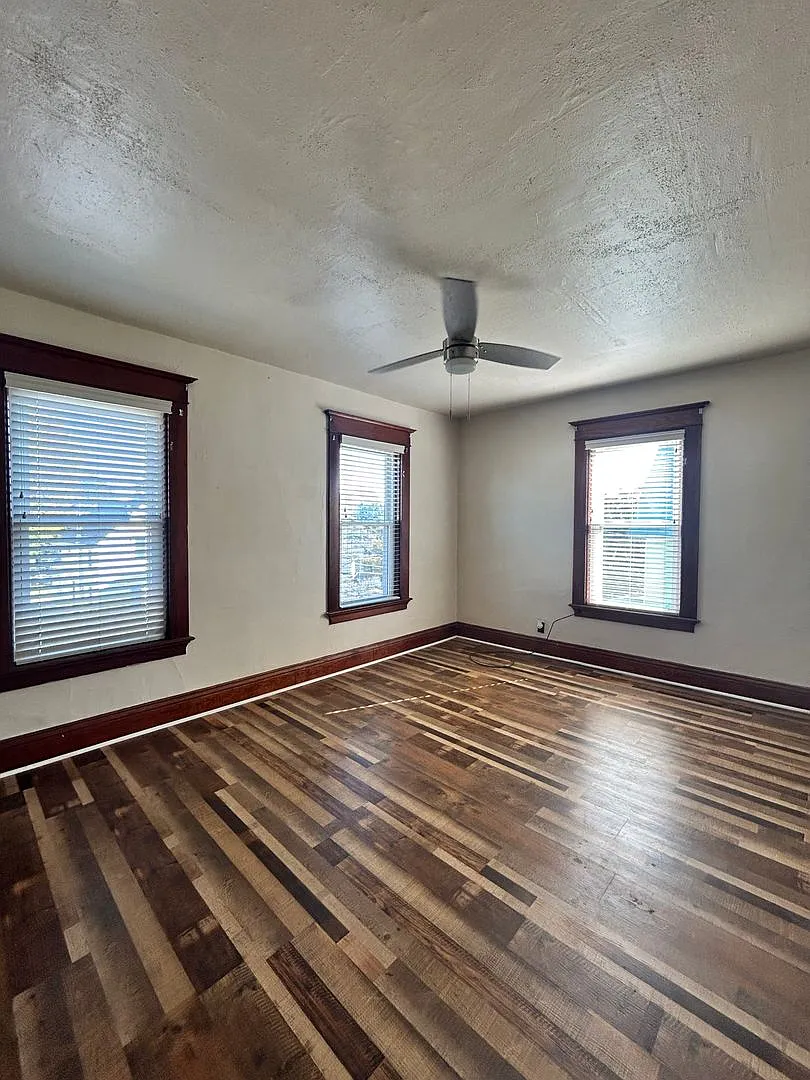 8 S. Jefferson St — Photo 3