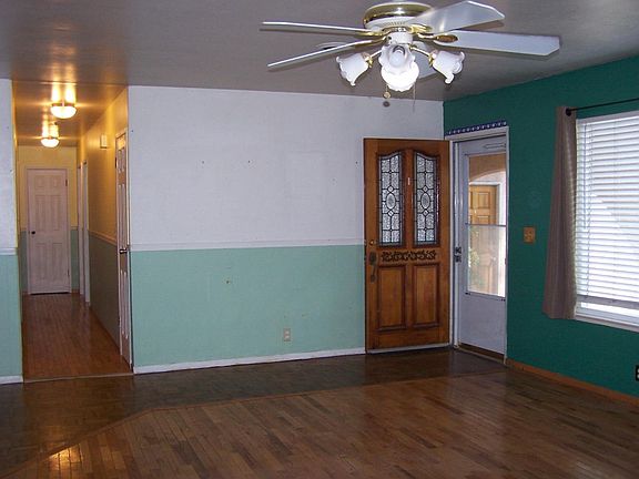 4th image of 830 El Cerro Dr