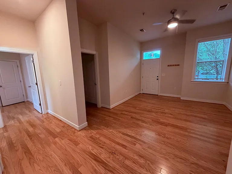 2910 Q St — Photo 22