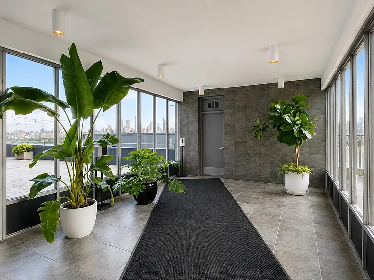 6050 Boulevard East #Penthouse D — Photo 18