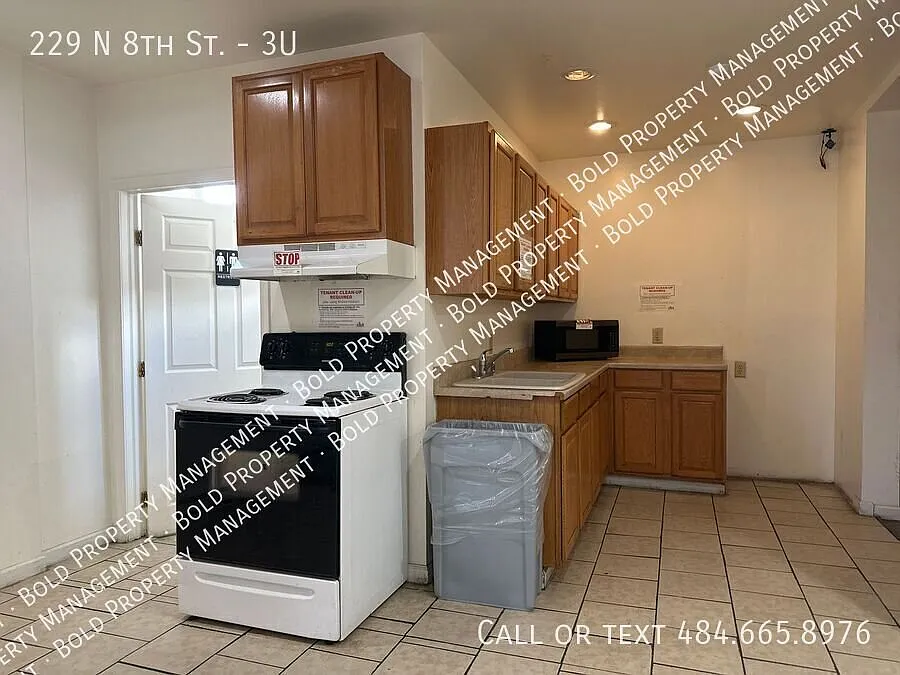 One Room Rental — Photo 3