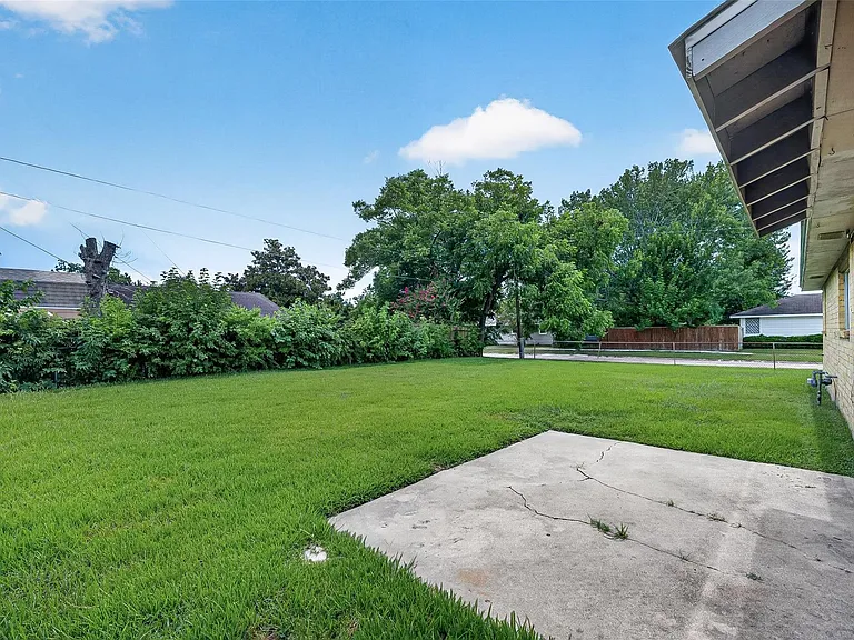 3602 Cedarcrest Dr — Photo 26
