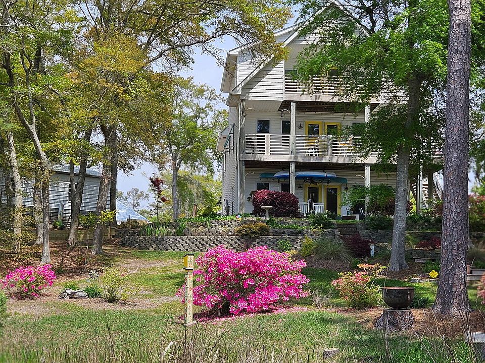 1st image of 103 SE 27th Street