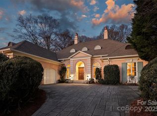 318 S Canterbury Rd, Charlotte, NC 28211