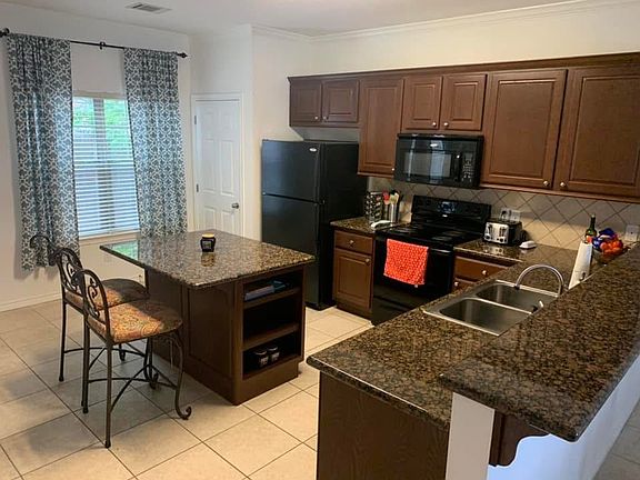 5th image of 153 Forest Dr