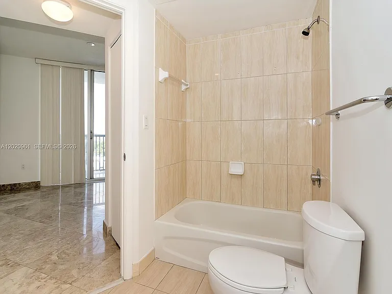 1750 N Bayshore Dr #1515 — Photo 29