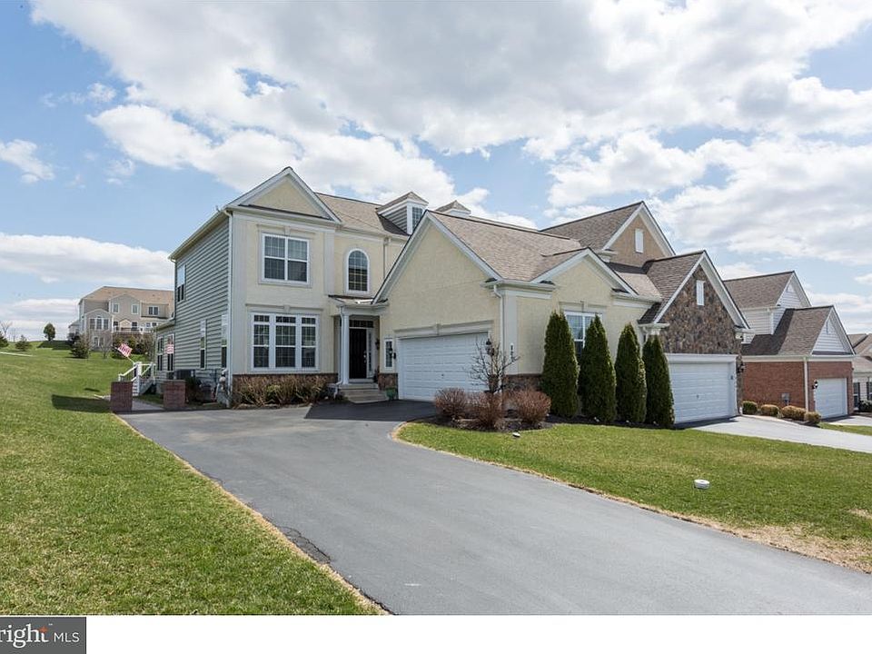 1st image of 344 S Caldwell Cir