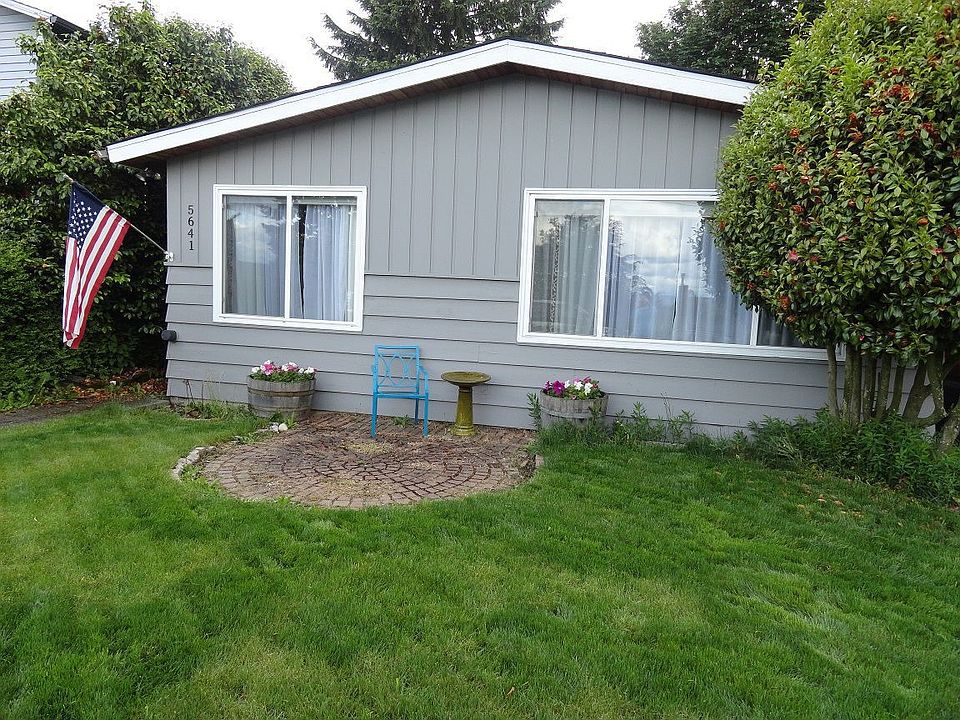 Inviting front lawn.