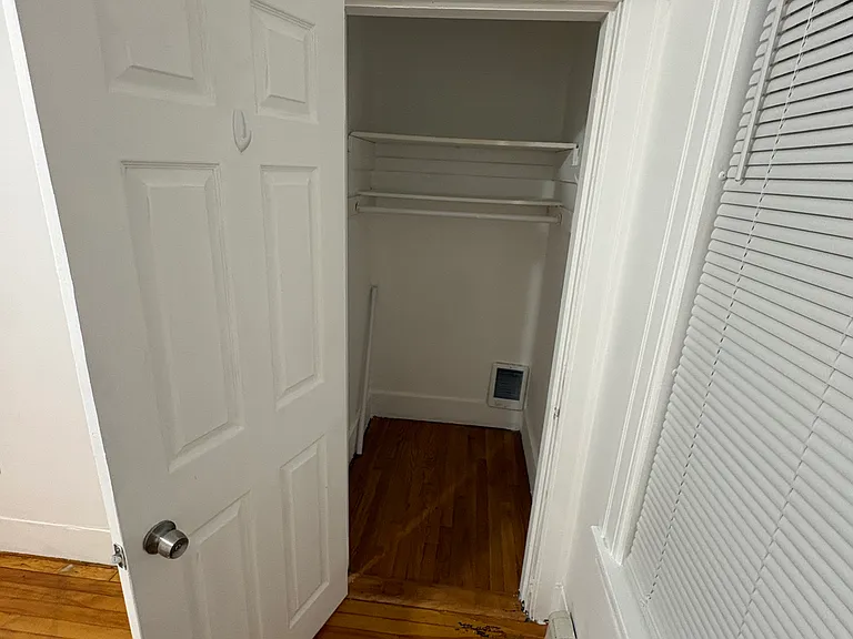208 Perry Ave #1 — Photo 12