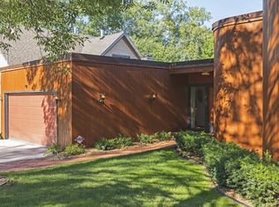 456 Bayview Dr, Roseville, MN 55113