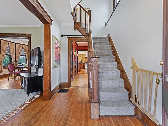 206 Beach Avenue