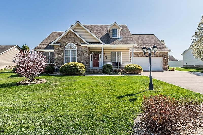 1st image of 1105 Glory Ln