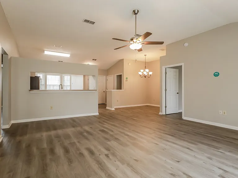 3402 Westfield Dr — Photo 5