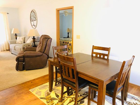 3rd image of 1258 Hillview Cir E