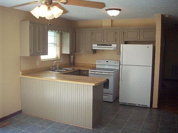4th image of 2270 Herron Dr