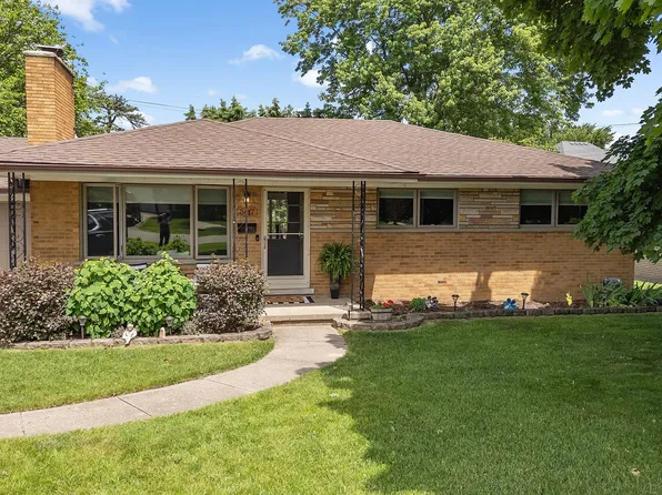 8417 Saint John St, Shelby Township, MI 48317