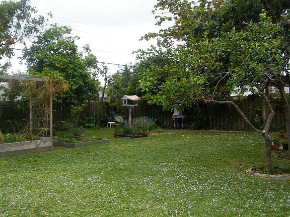 4th image of 279 Narvaez Dr