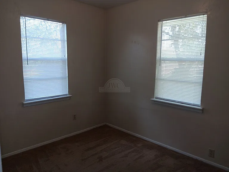1406 Bundrant Dr — Photo 16