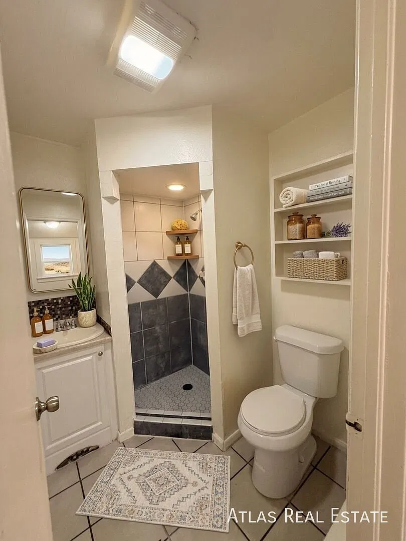 Downtown Colorado Springs Apartment Open with Must See Move in Special! — Photo 3