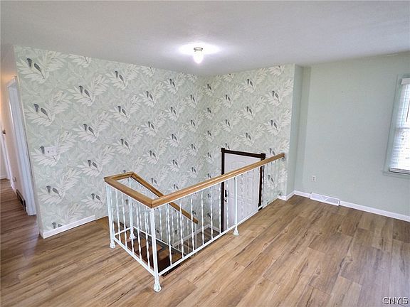 4th image of 1156 Gallagher Rd