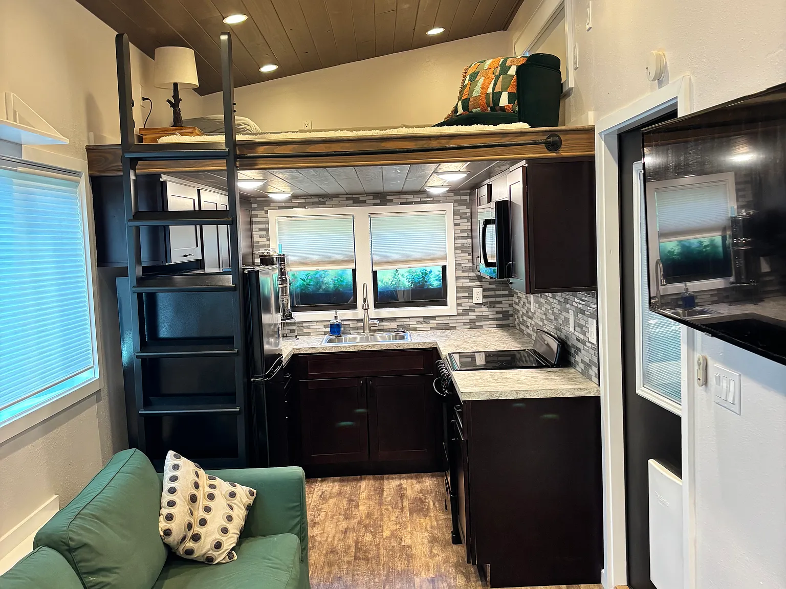 2 bed, 280 sqft, $1,700 — Photo 2