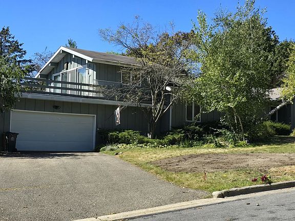 2nd image of 3610 Alpine Rd