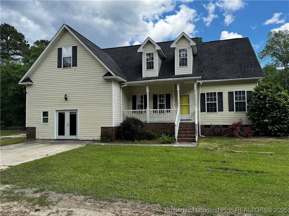 1597 Sand Hill Rd, Hope Mills, NC 28348