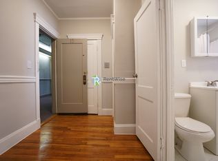 366 Riverway St #22, Boston, MA 02115