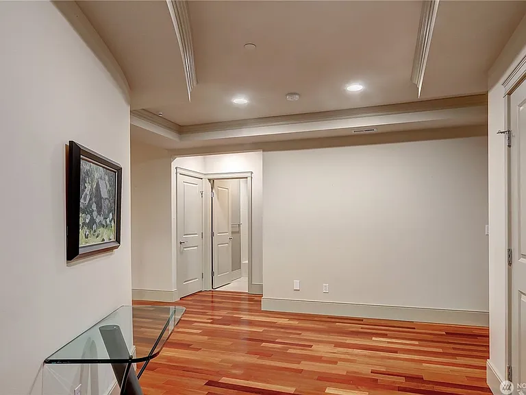 302 5th Ave #103 — Photo 4