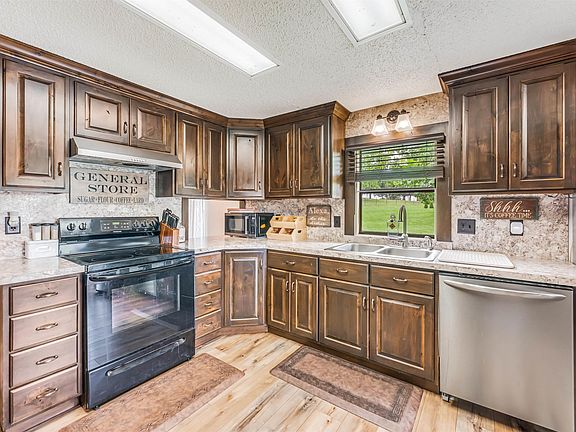 5th image of 31243 Lee Rd