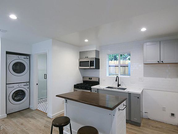 3rd image of 227 Atchison St