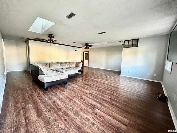 3rd image of 1207 Whisperway St