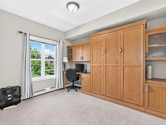 3rd image of 1414 N 17th St SE #303