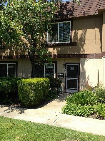 1st image of 3180 Fernside Sq