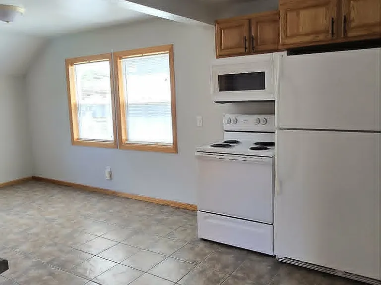 818 Main St #2 — Photo 9