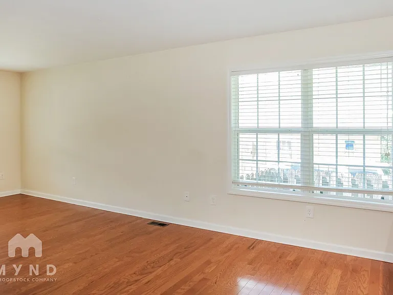 902 Appleby St NW — Photo 11