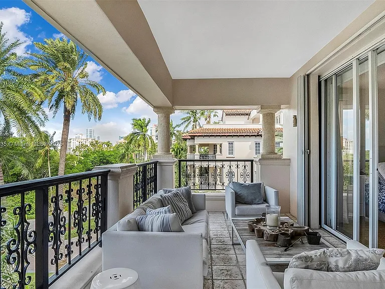 19237 Fisher Island Dr #19237 — Photo 31