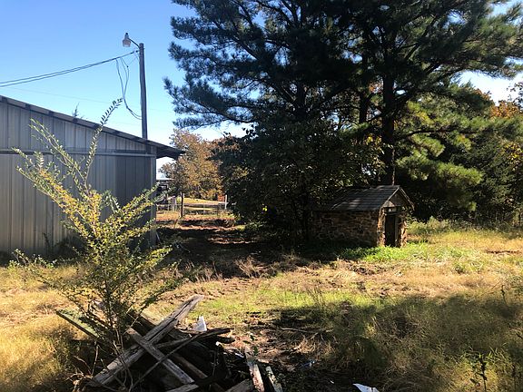 4th image of 209 Woodhollow Ln